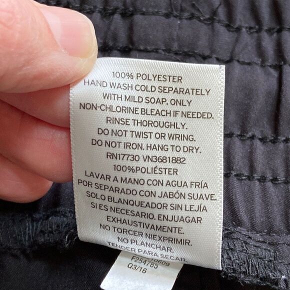 𝅺plus Size Black Shorts - Picture 6 of 6